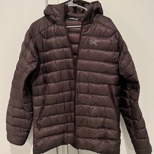 Arc’teryx Cerium LT hoody (NAM) Mens - size large - Color is phantasm